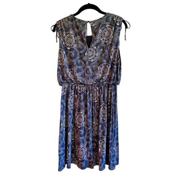 LOFT, CASUAL, SLEEVELESS DRESS IN BLUE PRINT,WITH TOUCHES OF PINK & WHITE.SIZE M - Picture 6 of 7